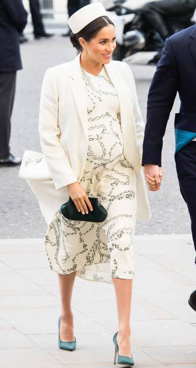 meghan-markle-chain-print-trend-278365-1552327265427-image.500x0c